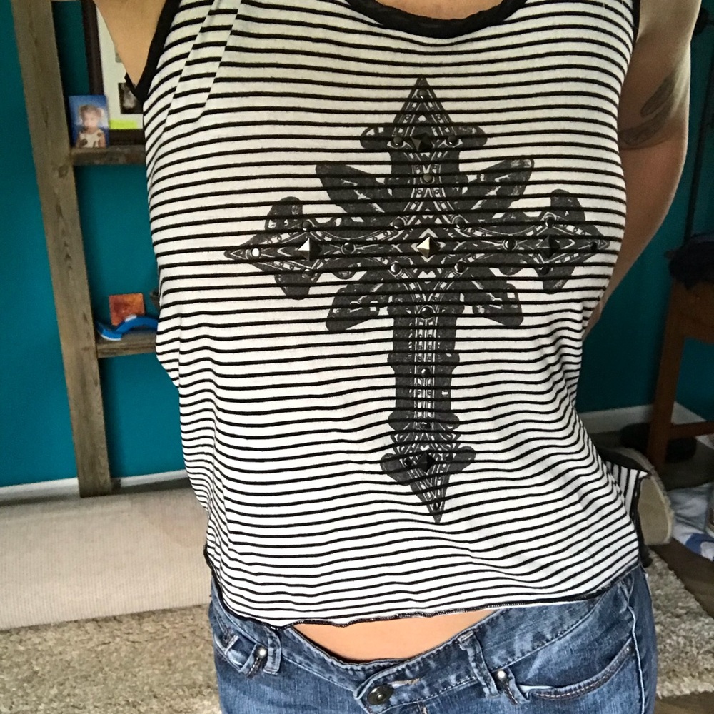 Open Back Mesh Tank - Picture 5 of 5